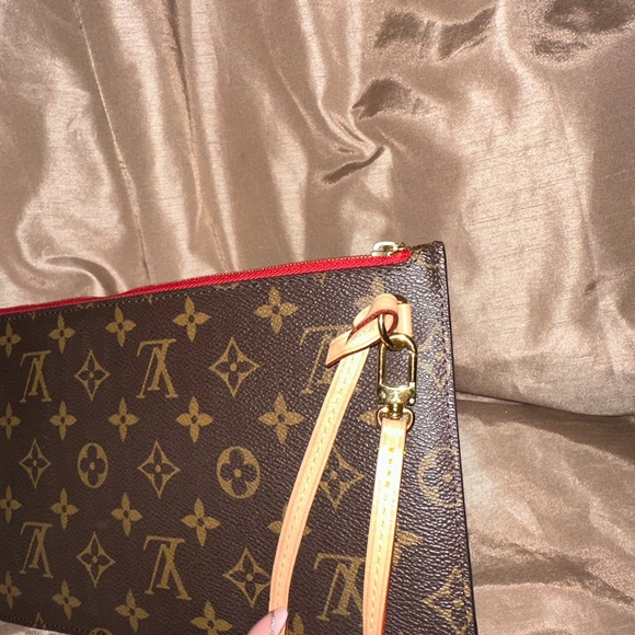 ❌SOLD❌Louis Vuitton Neverfull Pochette - Picture 6 of 12